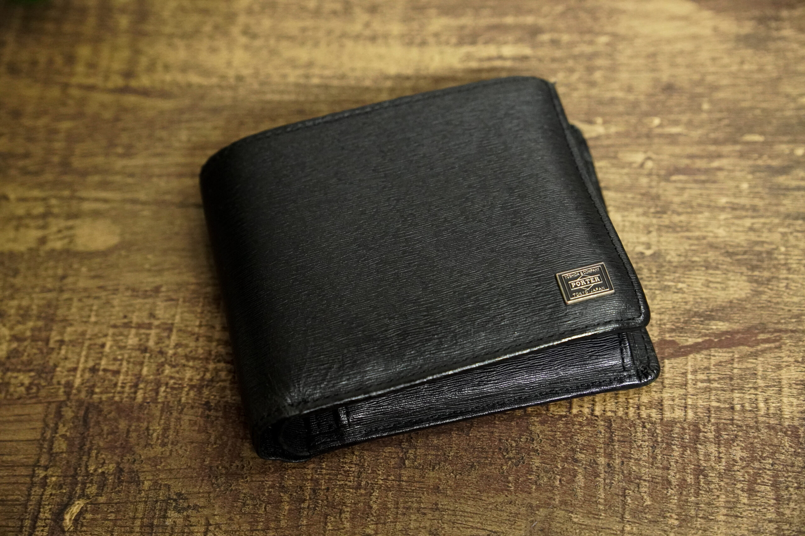 ポーターの二つ折り財布を2年使った感想【最高の財布】 - トダログ~それっぽい生活~